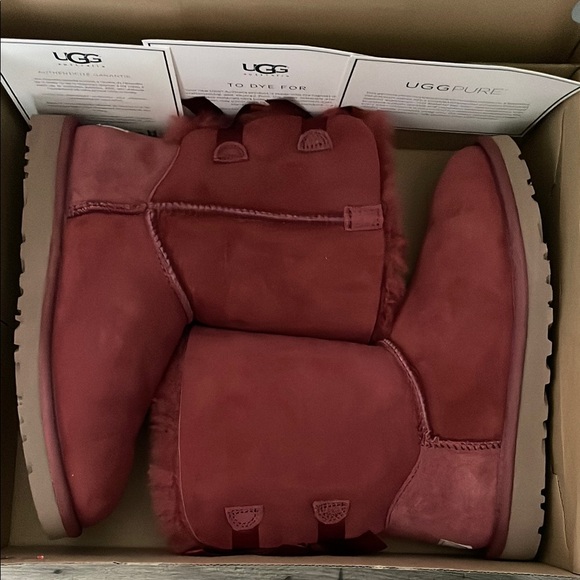 UGG Women’s Bailey Bow Boot in Burgundy Size 6 - Picture 11 of 11